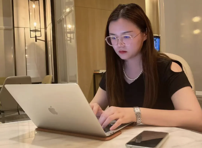 合伙人特辑｜周恬静：欣然越山海，焕然见新我