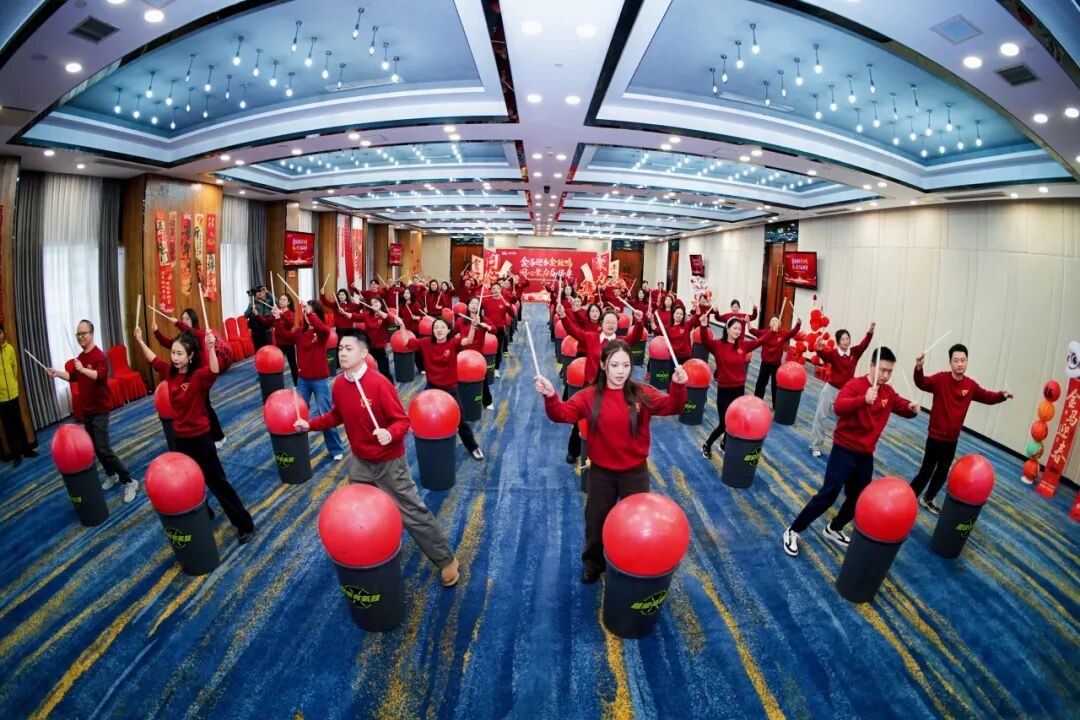 同心擂金鼓 聚力启新章｜弘齐律所2026新春年会喜乐收官